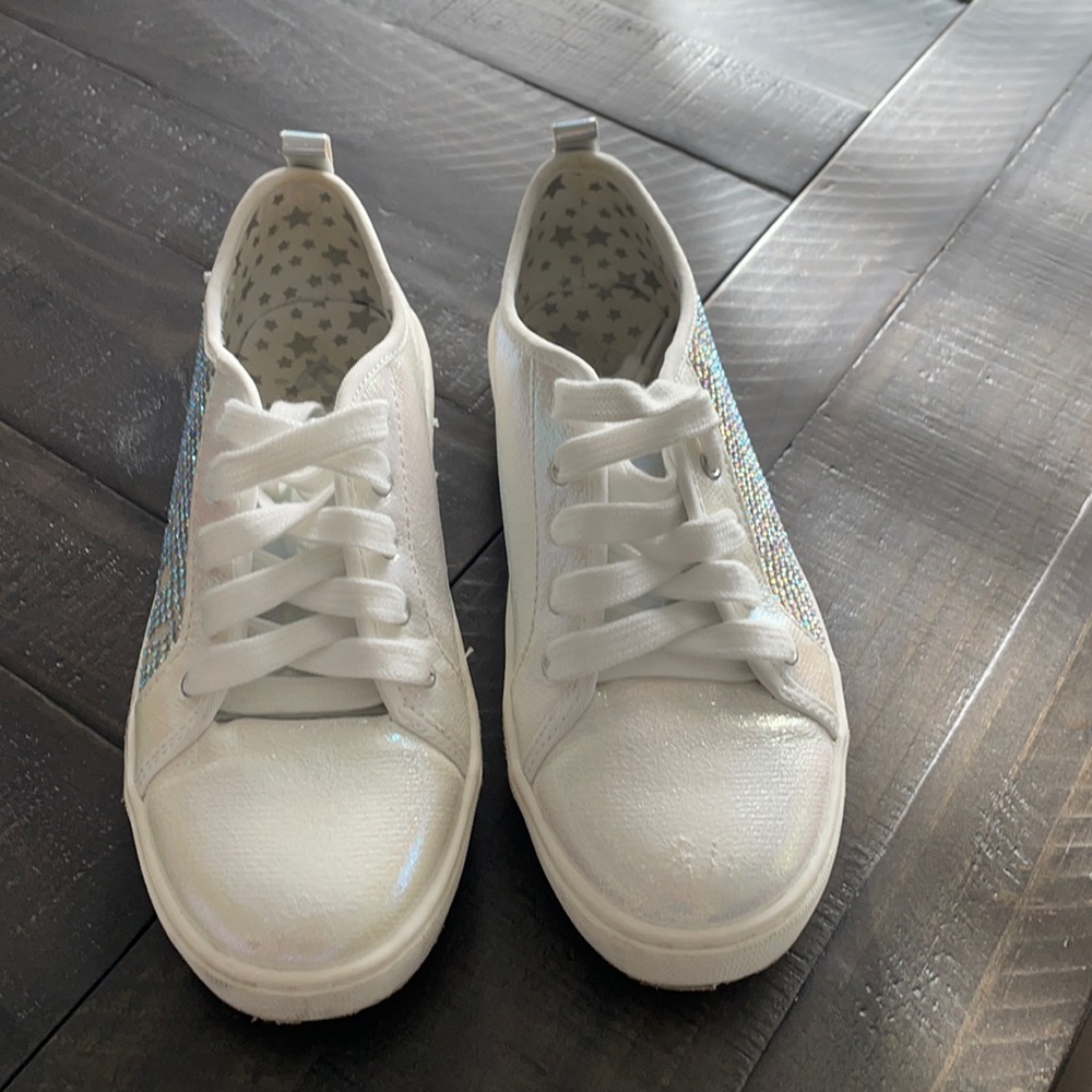 Justice girls white sneakers with glitter on side size 3